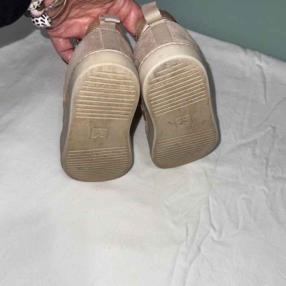 Veja Kids' Beige and Peach Sneakers - Picture 3 of 6